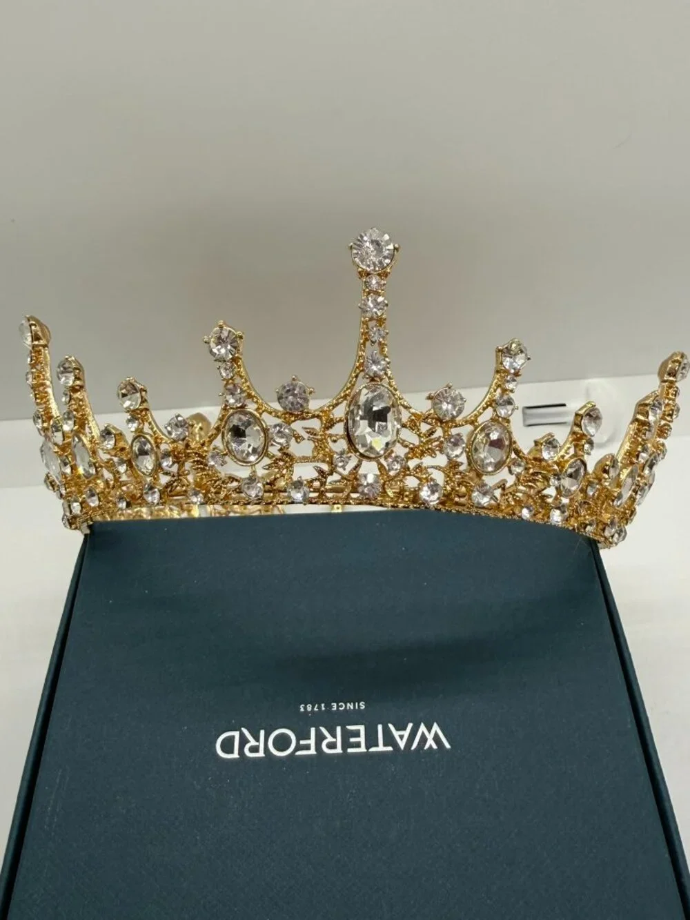 Crown - Picture 1 of 7